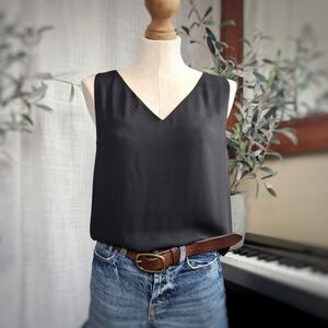 Babaton Black V-neck Cropped Tank Top Minimalist Sleeveless Womens Small